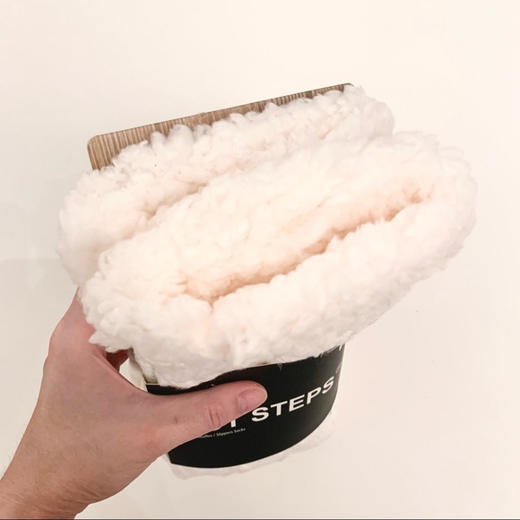 🍒2/20$ HOT STEPS Cable Knit Sherpa Lined Slippers Reading Socks NWT - Picture 4 of 9
